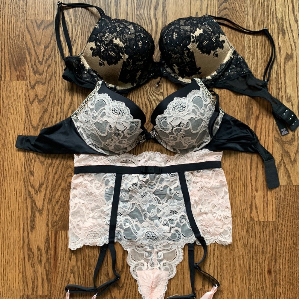 VICTORIA’S SECRET LINGERIE SET